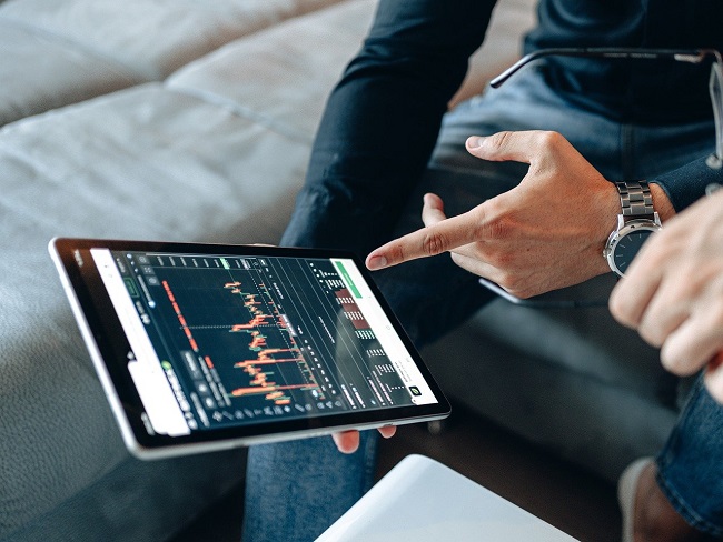 Inversiones en plataformas digitales y su impacto financiero